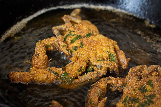 Frying Soft Shell Crab